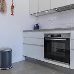 Lovely Two Bedroom Center