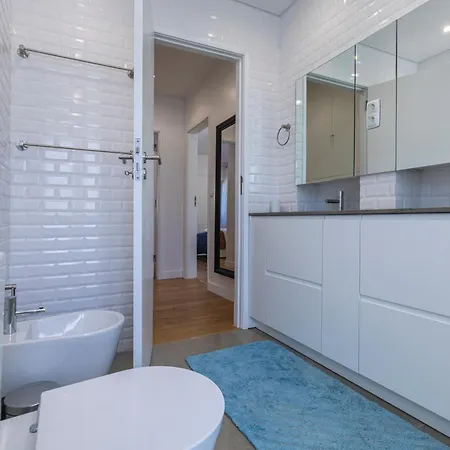 아파트 Lovely Two Bedroom Center