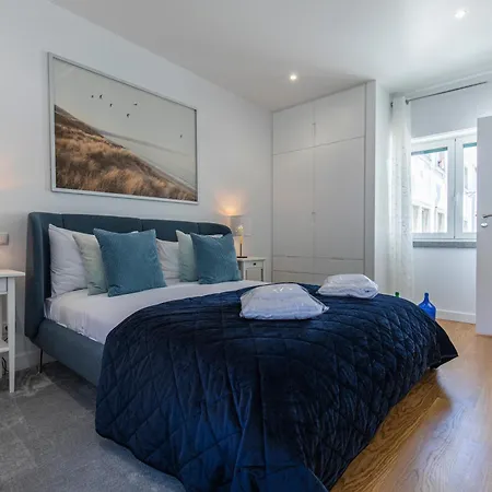 아파트 Lovely Two Bedroom Center