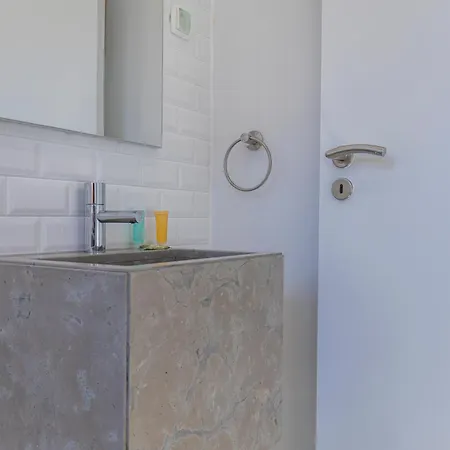 Lovely Two Bedroom Center Cascais