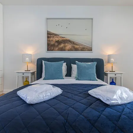 Lovely Two Bedroom Center * Cascais