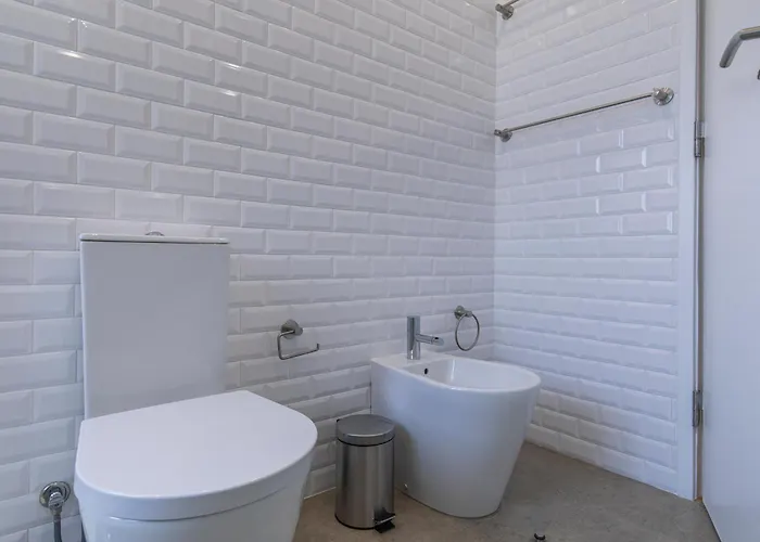 Appartamento Lovely Two Bedroom Center Cascais