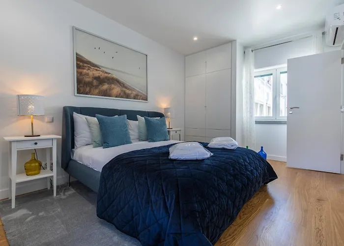 Appartamento Lovely Two Bedroom Center