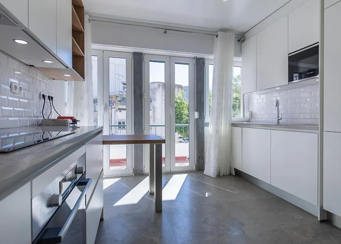 Lovely Two Bedroom Center Appartamento Cascais
