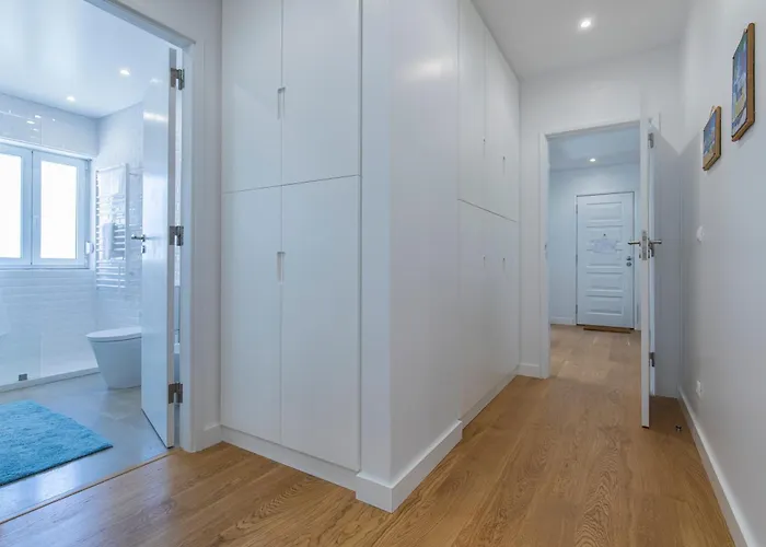 Lovely Two Bedroom Center Appartamento