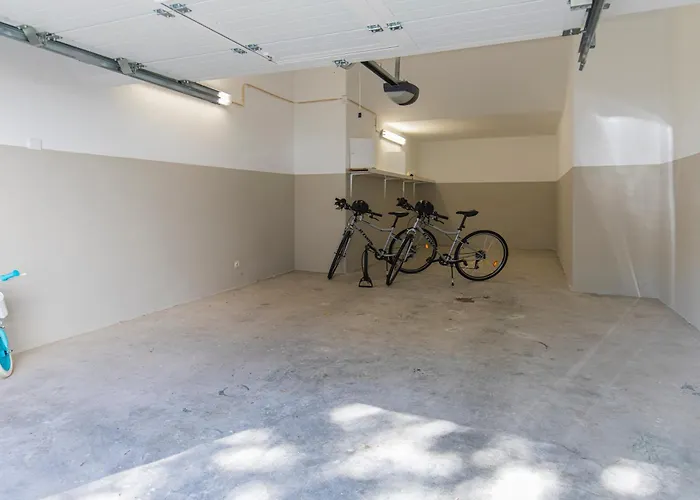 Lovely Two Bedroom Center