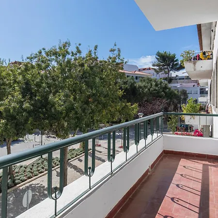 Lovely Two Bedroom Center