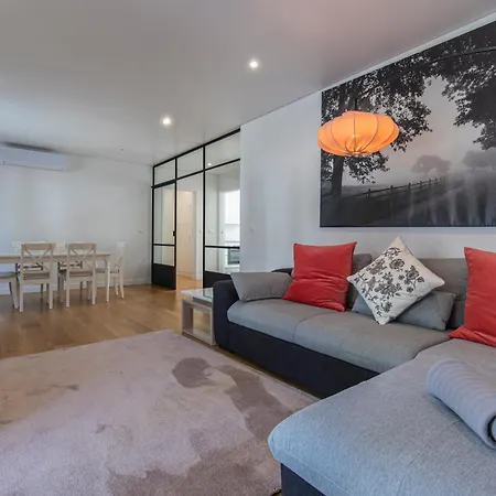 Apartment Lovely Two Bedroom Center Cascais