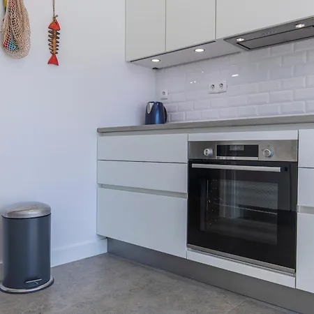 Lovely Two Bedroom Center