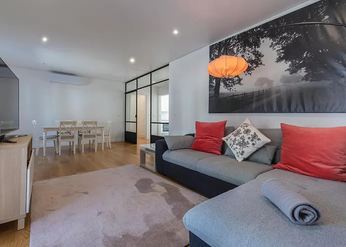 Lägenhet Lovely Two Bedroom Center Cascais