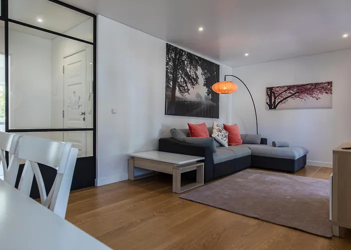 Lägenhet Lovely Two Bedroom Center Cascais