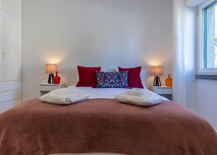 Lovely Two Bedroom Center Lägenhet Cascais