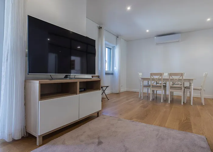 Lovely Two Bedroom Center Lägenhet