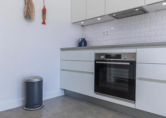 Lovely Two Bedroom Center